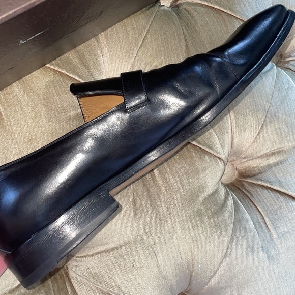 Authentic Gucci shoes - Picture 9 of 16